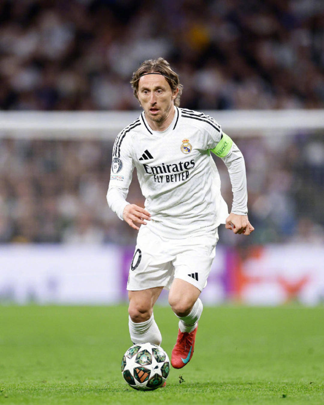 球队开场三分钟就进球，太狠